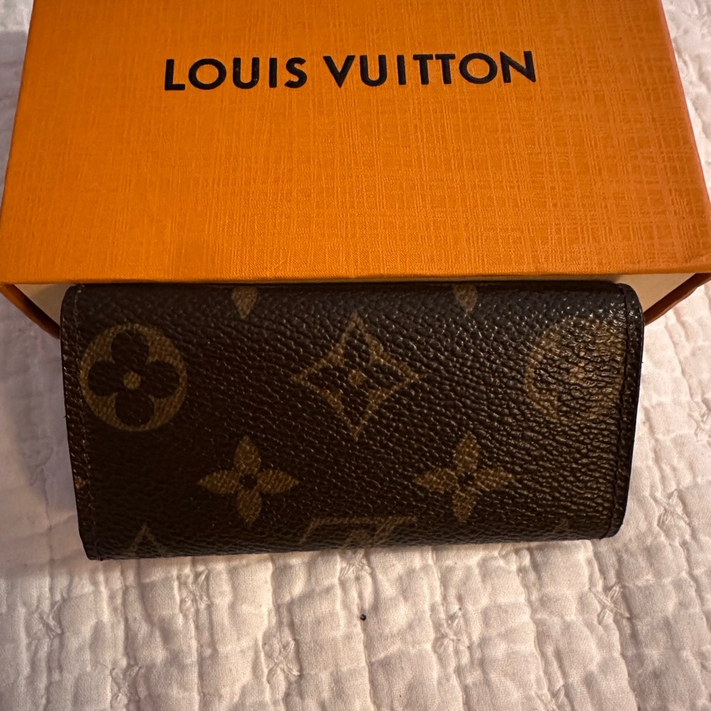 Louis Vuitton four key holder